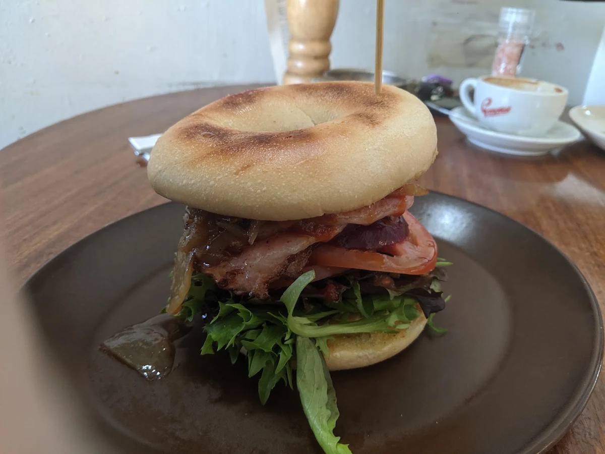 Highlights, Tin Pot Cafe
