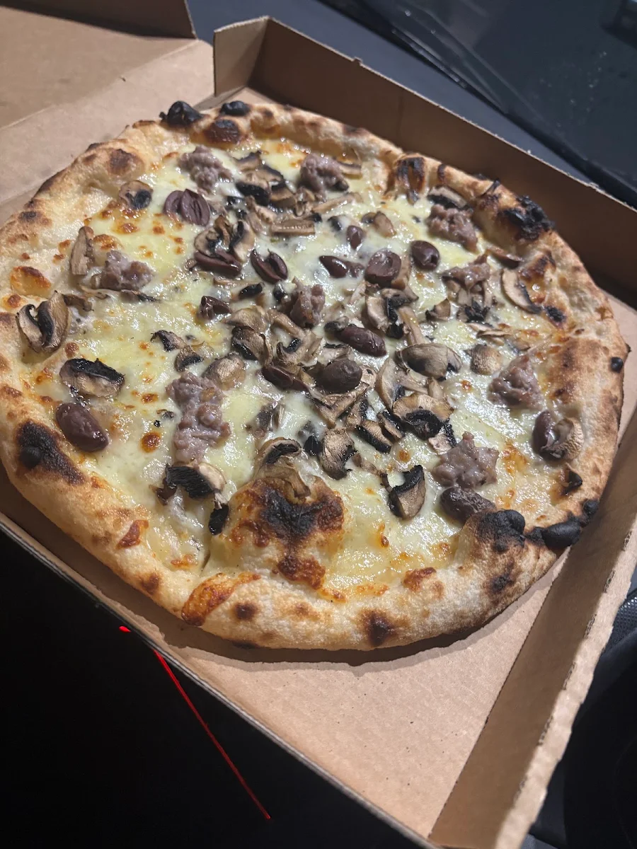 Highlights, Frankie Frankie Hot Pizza