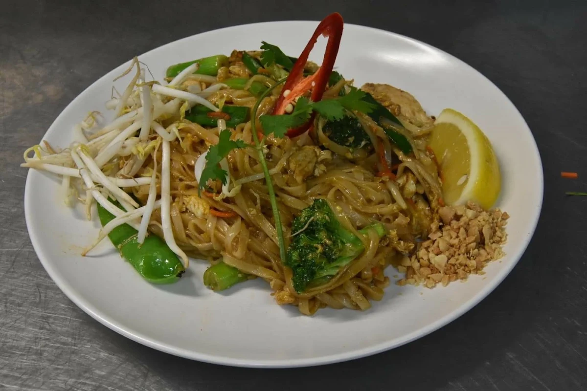 Highlights, Tom Tom Thai Restaurant