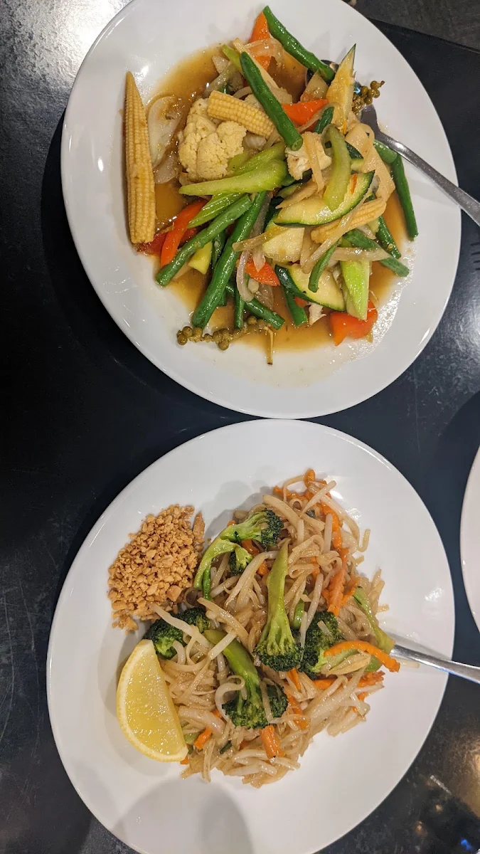 Highlights, Red Wok Thai