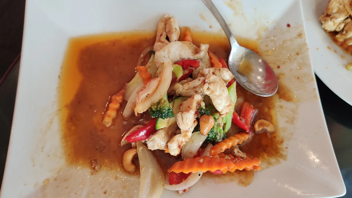 Pad Khing, Red Wok Thai