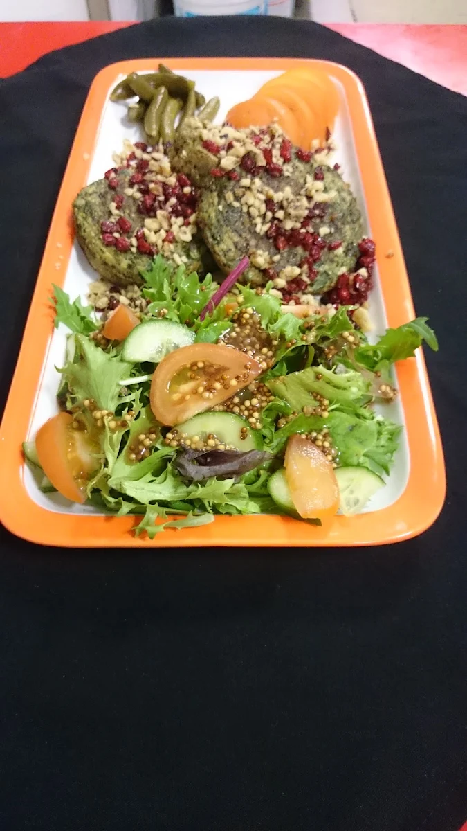 Highlights, Lezizz Restaurant