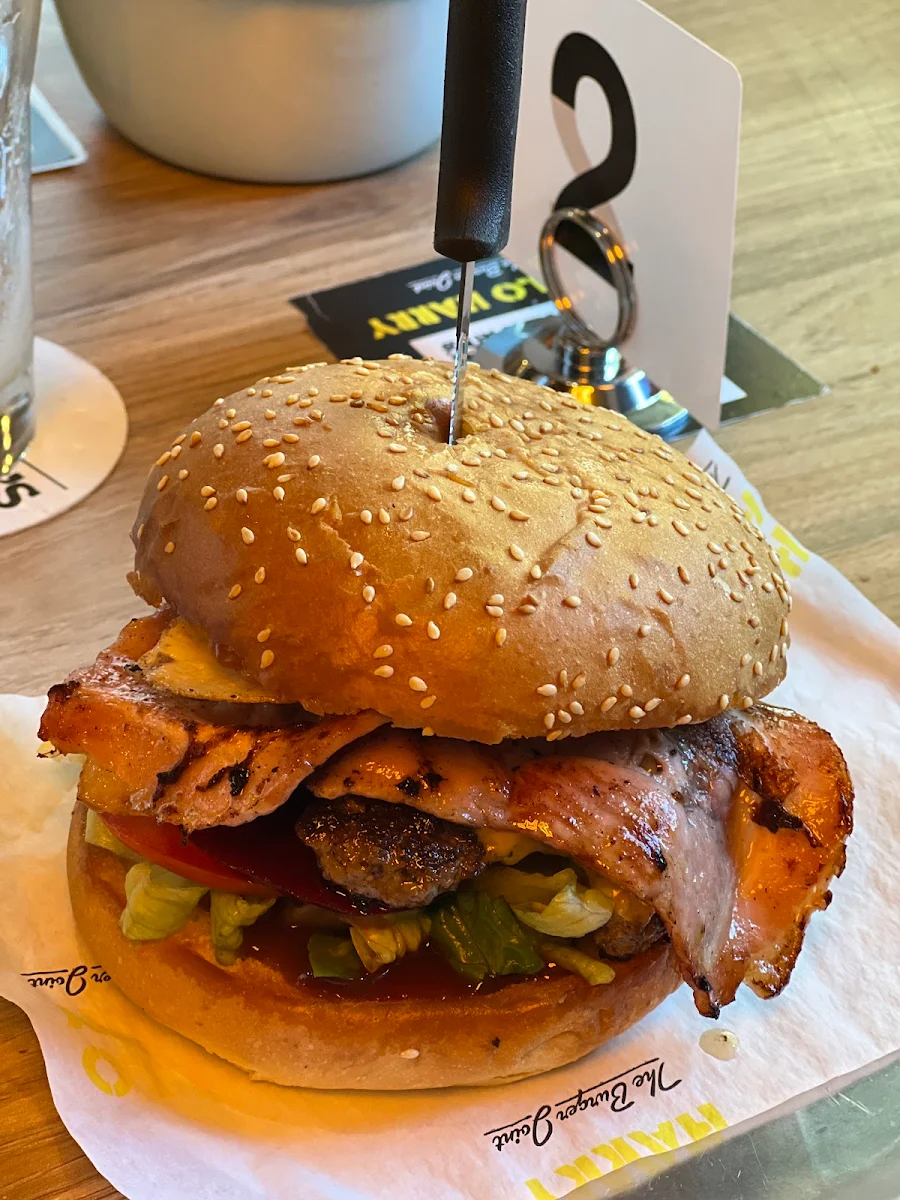 Highlights, Hello Harry The Burger Joint (Dickson)