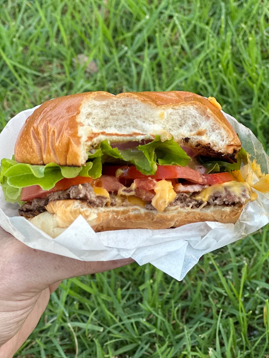Highlights, Juicy Burgers