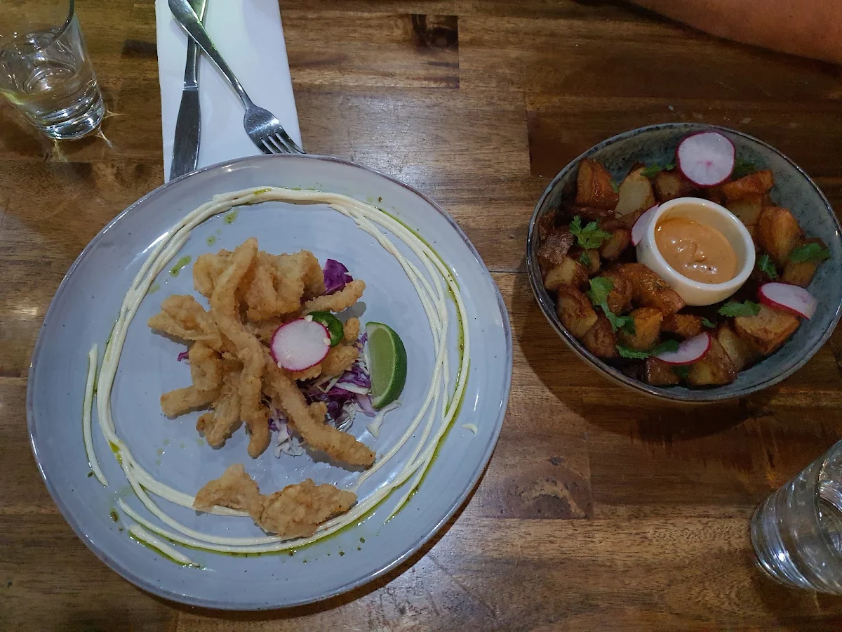 Crispy Calamari & Potato Chips