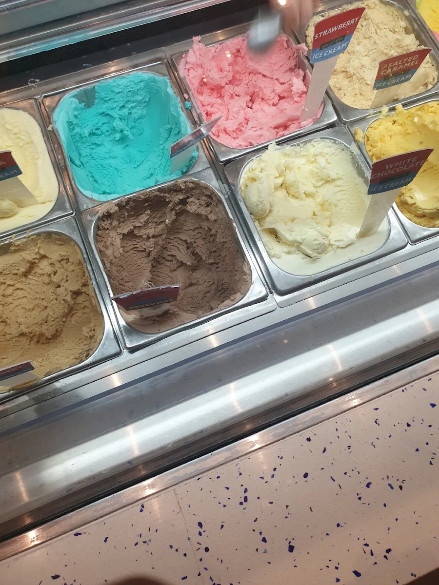 Honeycomb Aussie Vanilla Cookie Dough Caramel Ice Cream Flavours