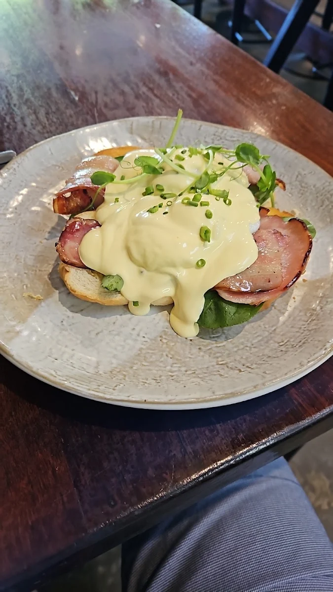Eggs Benedict