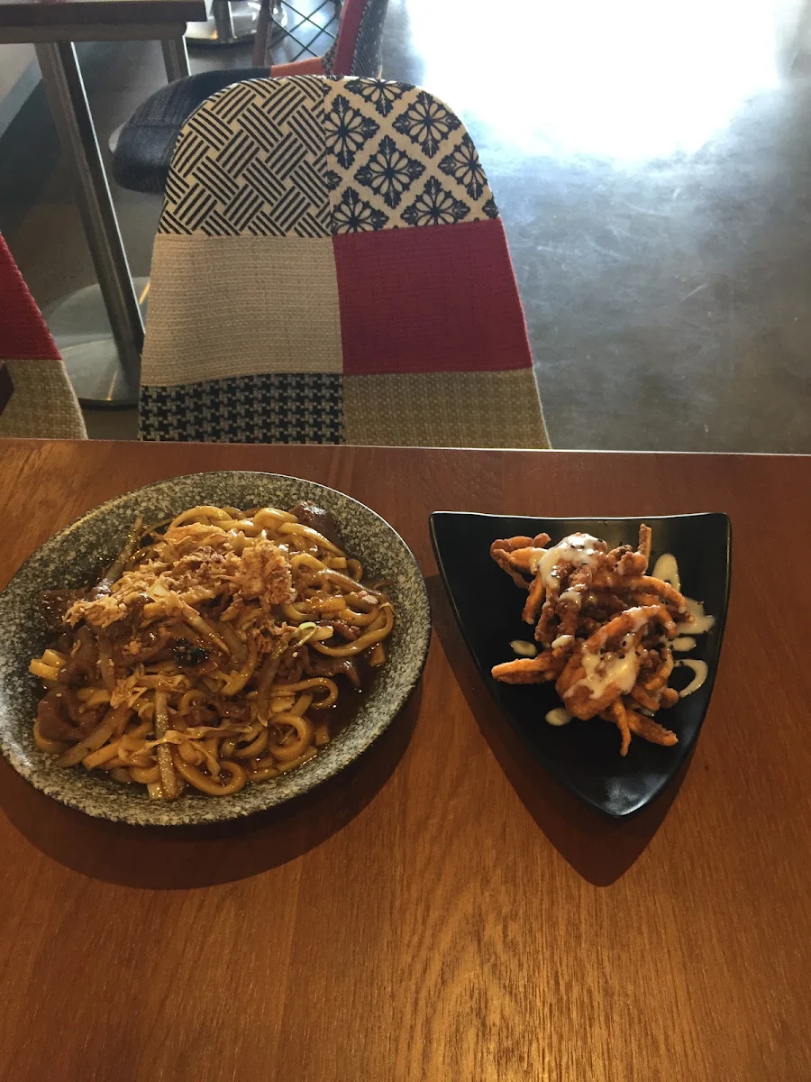 Noddle Squid Salad