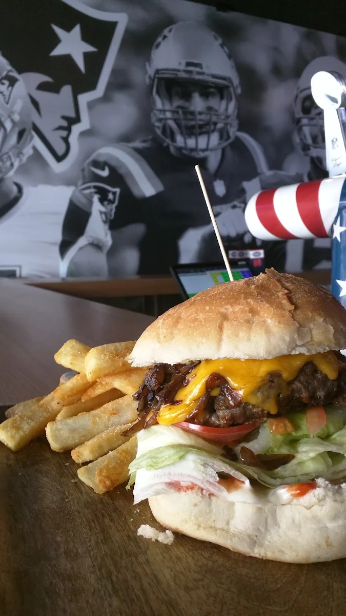 Highlights, Patriots Sports Bar