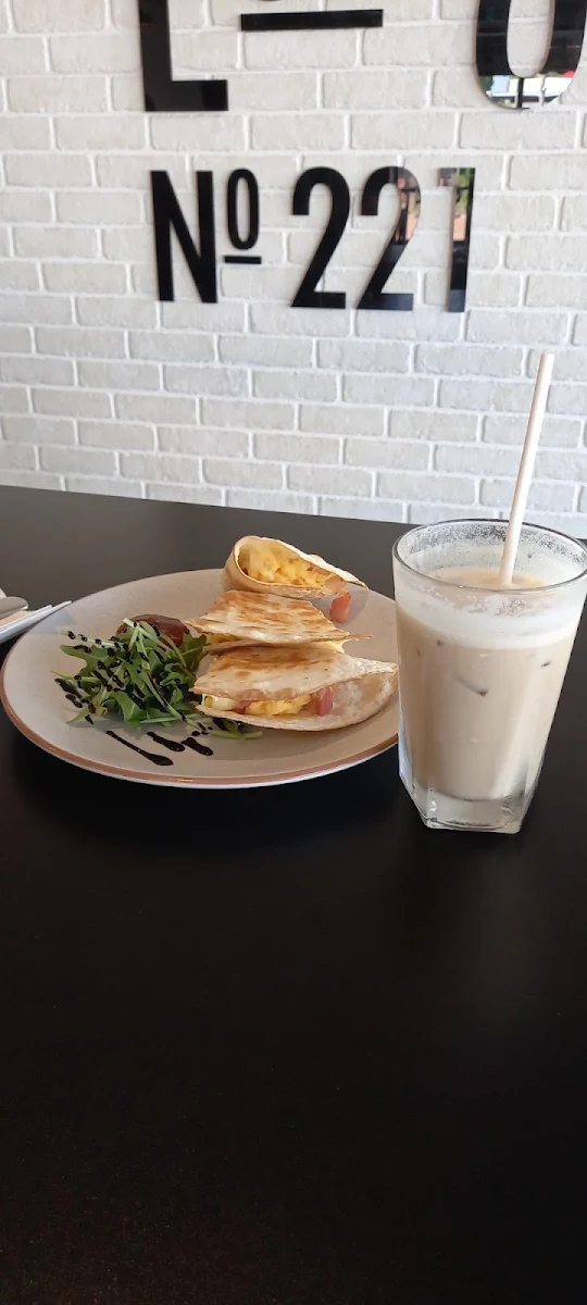 Bacon Egg Flatbread