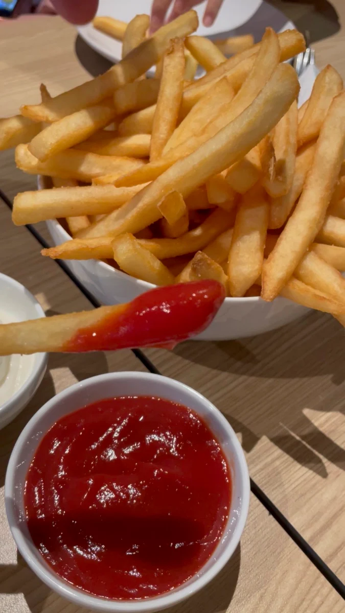 Chips Roll, Charcoal Chooks