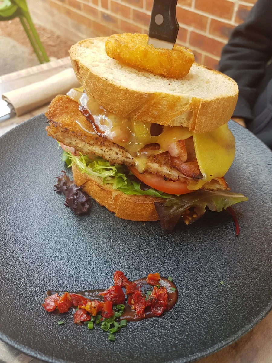 Schnitzel Club Sandwich