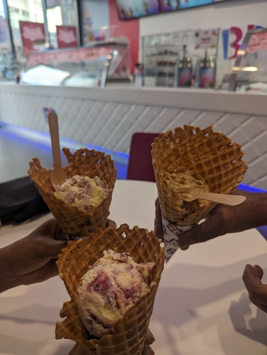 Baseball Nut, Baskin-Robbins Hamilton