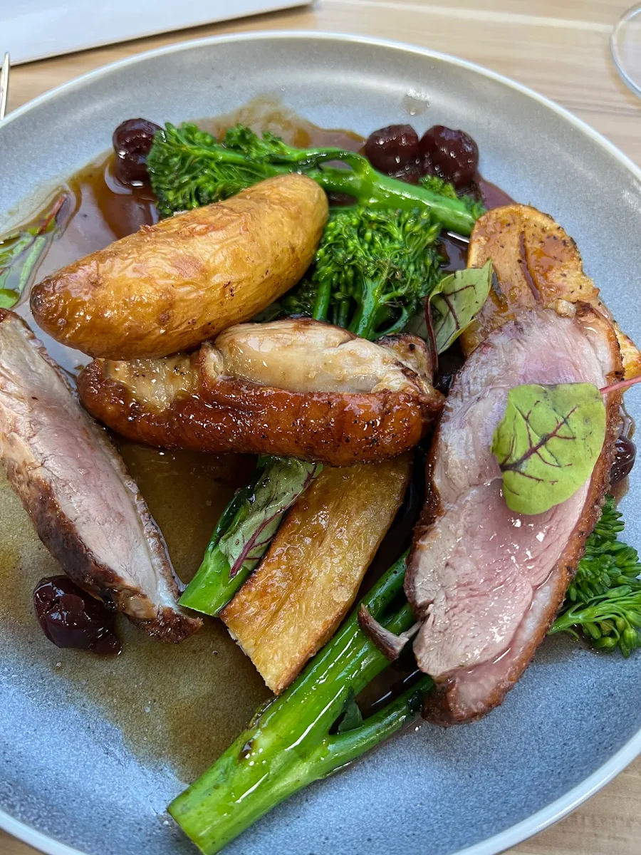 Duck, Wonthaggi Hotel