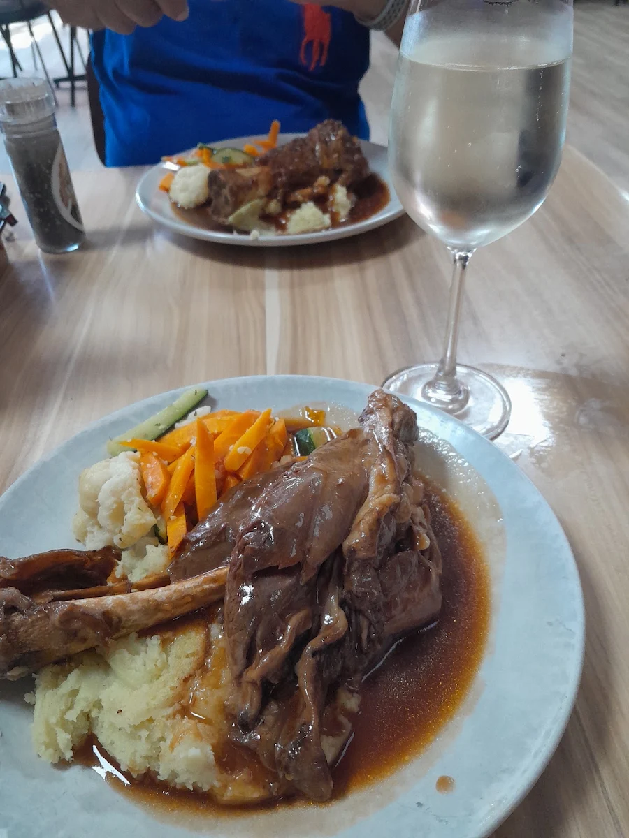 Lamb Shank, Wonthaggi Hotel