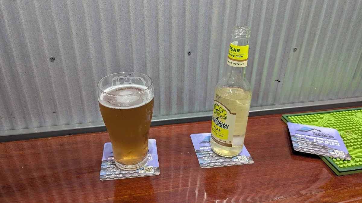 Highlights, Queenslander Hotel