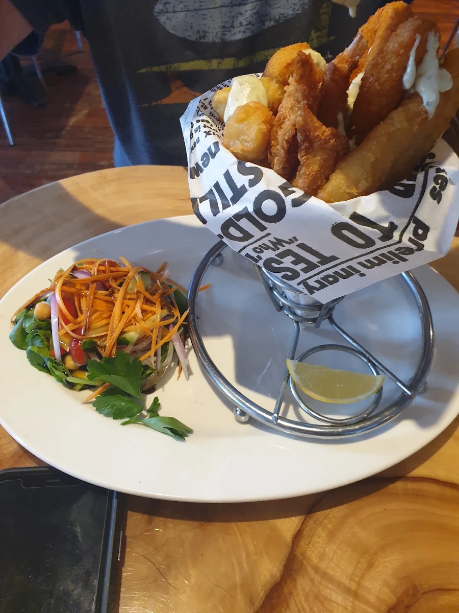 Highlights, Queenslander Hotel