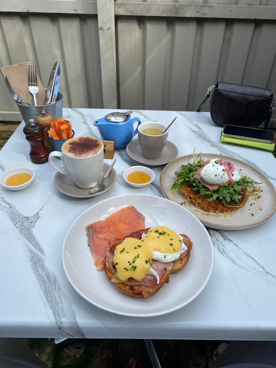 Eggs Benny, Teale Cafe & Catering