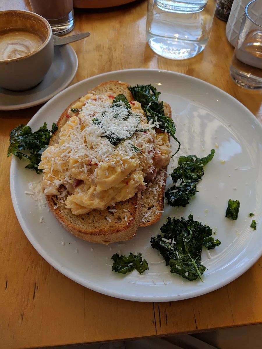Chilli Scrambled Eggs