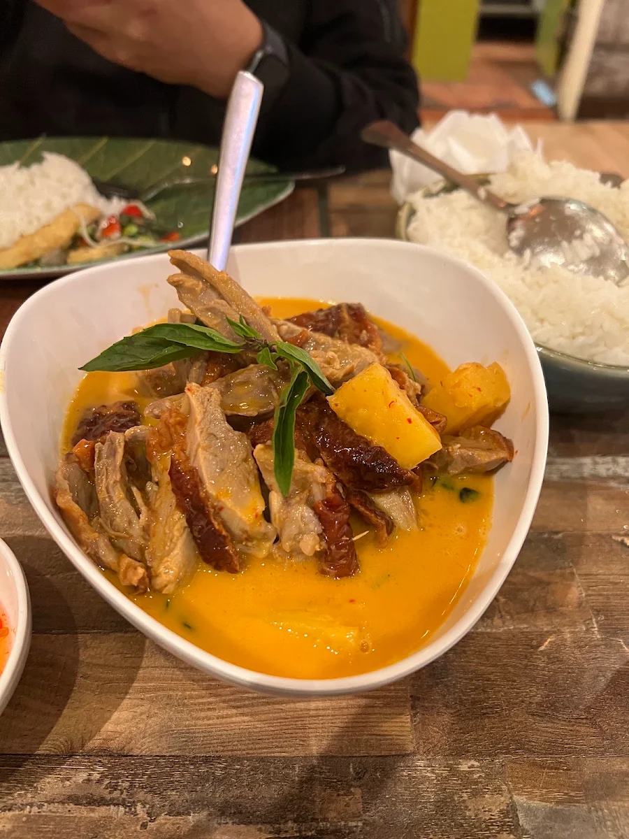 Roasted Duck Red Curry, Chili Man Thai