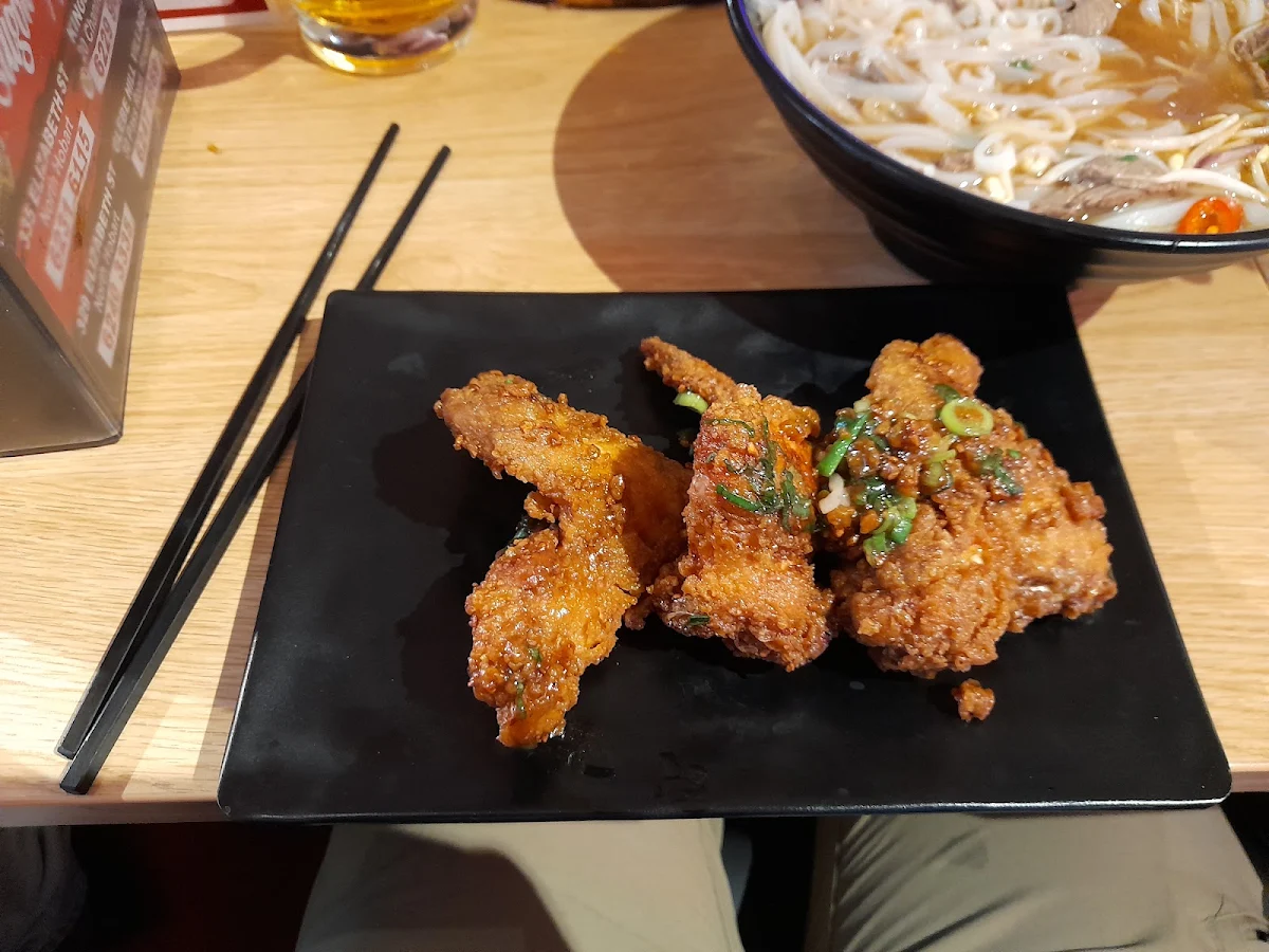Vietnamese Style Crispy Chicken Wings