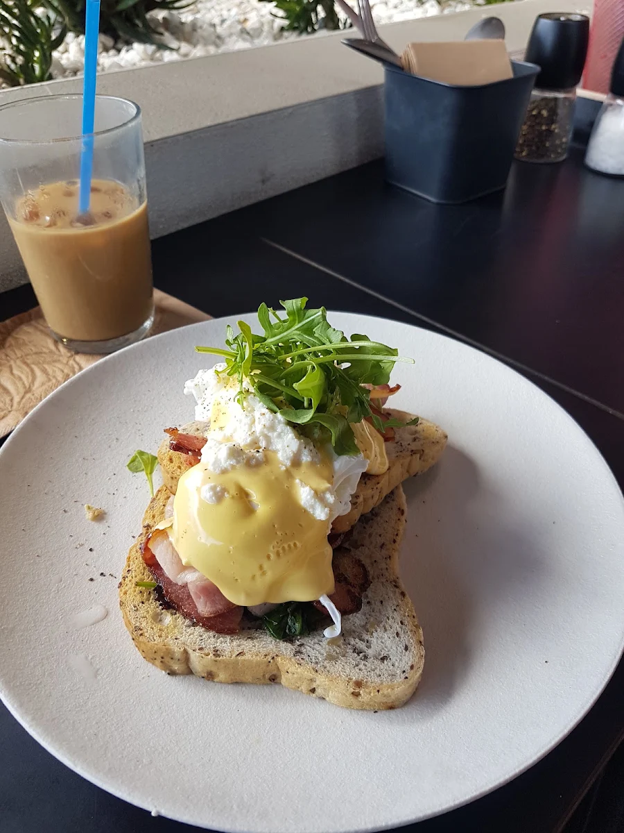Eggs Benedict Bacon