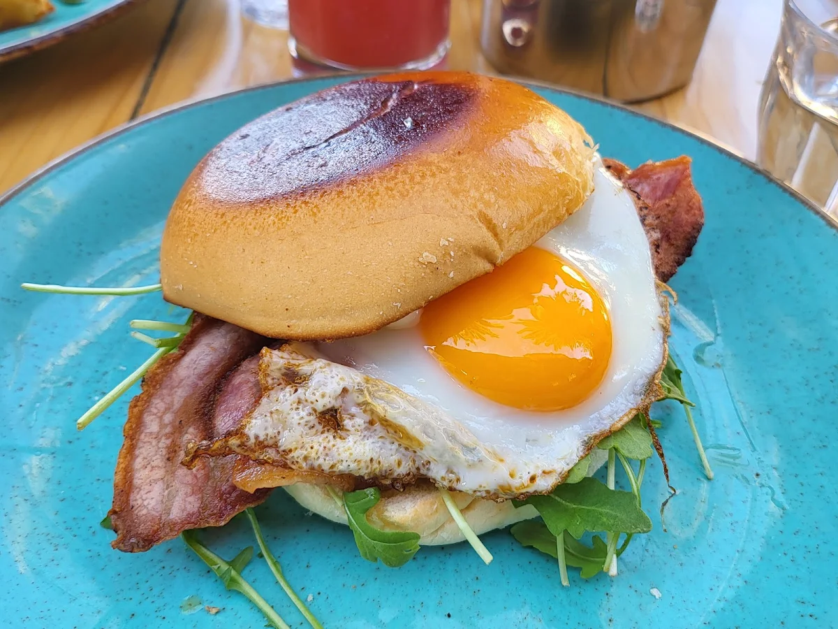 Bacon & Egg Roll