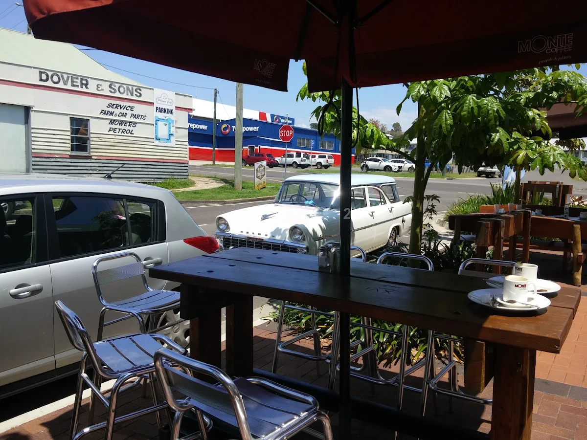 Vibe, Flavours Cafe
