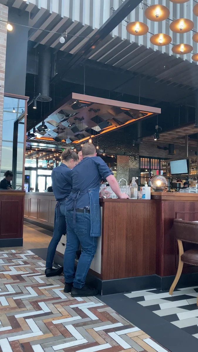 Vibe, TGI Fridays Chadstone