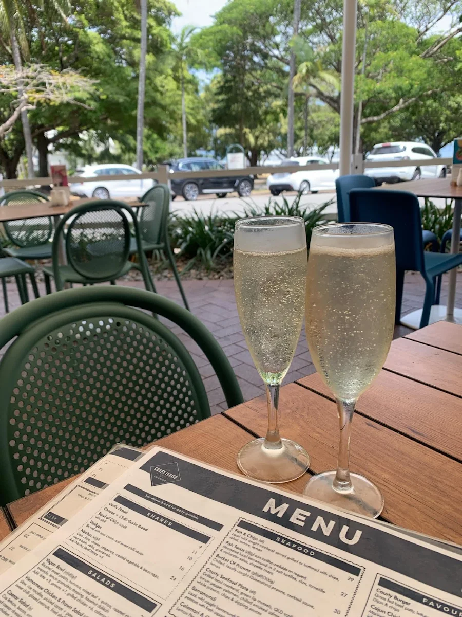 Vibe, The Court House Hotel