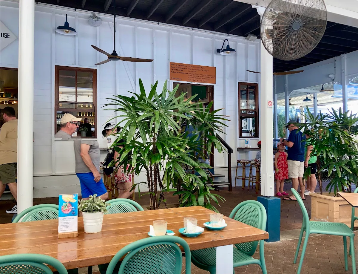 Vibe, The Court House Hotel