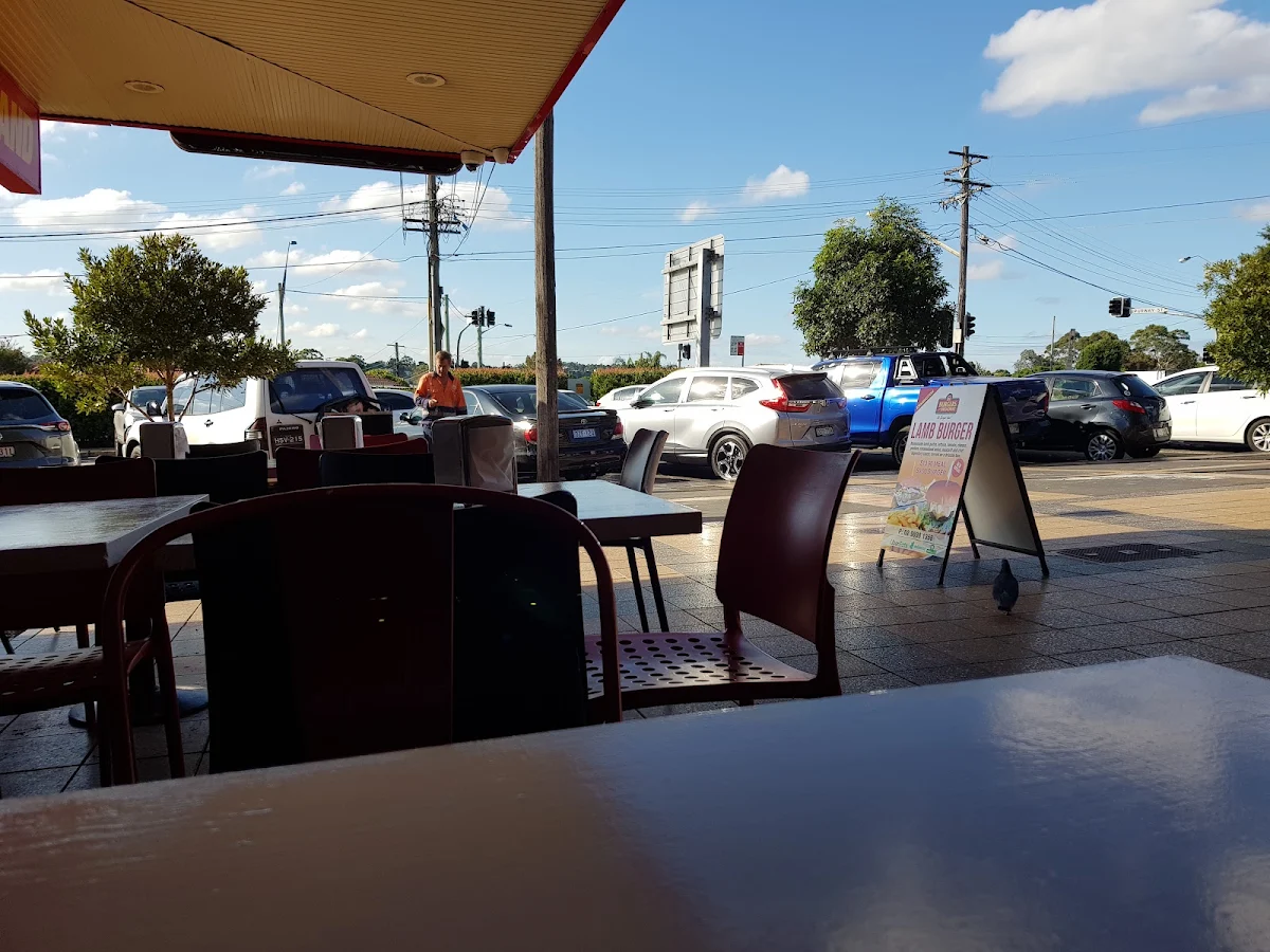 Vibe, Burgers On Broadway Ermington