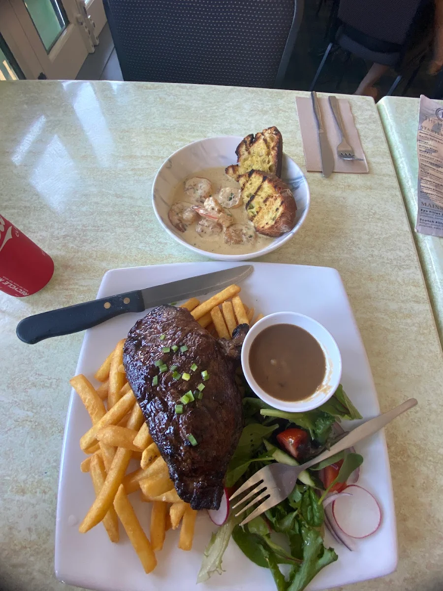 Food & drink, The Heights Bar & Bistro