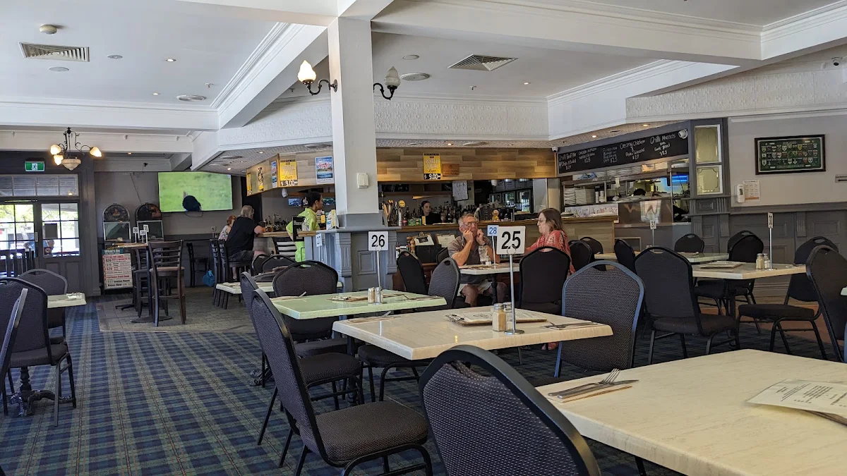 Vibe, The Heights Bar & Bistro