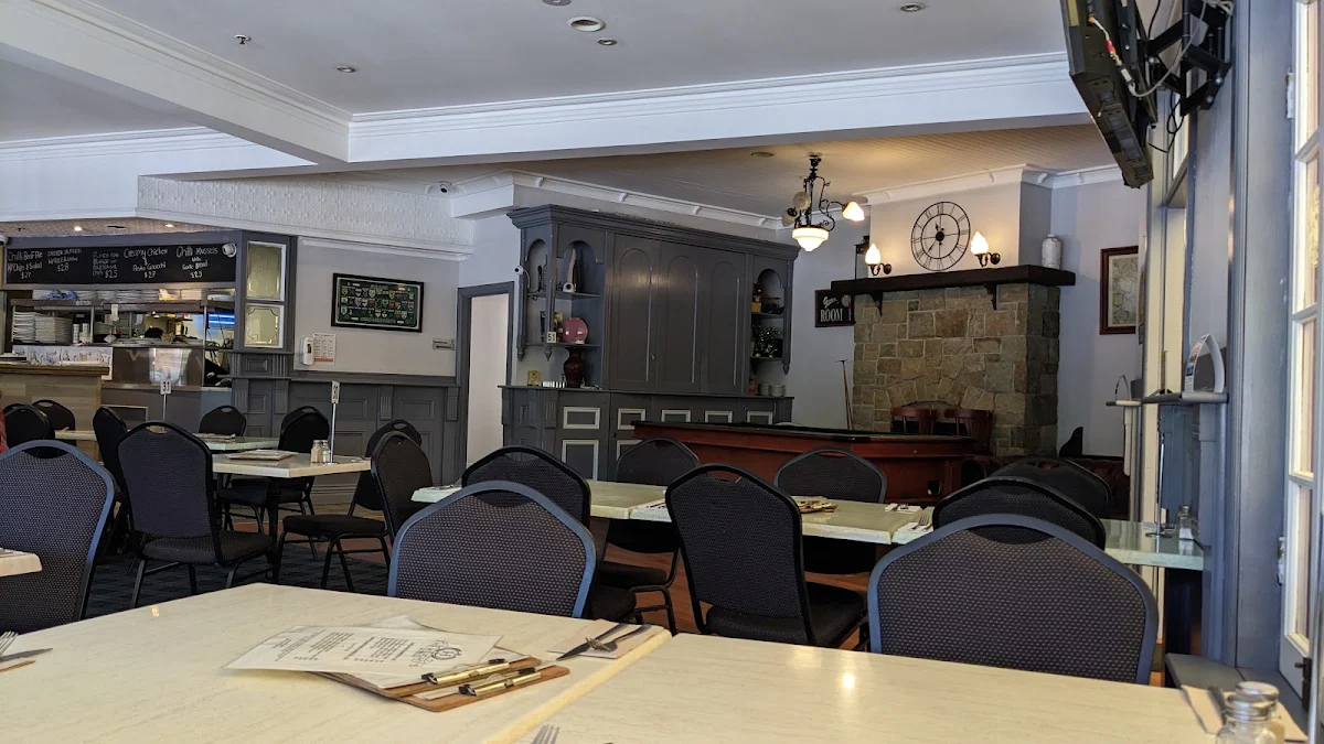 Vibe, The Heights Bar & Bistro