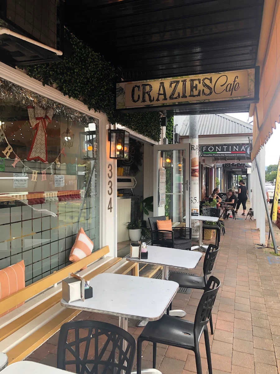 Vibe, CRAZIES cafe