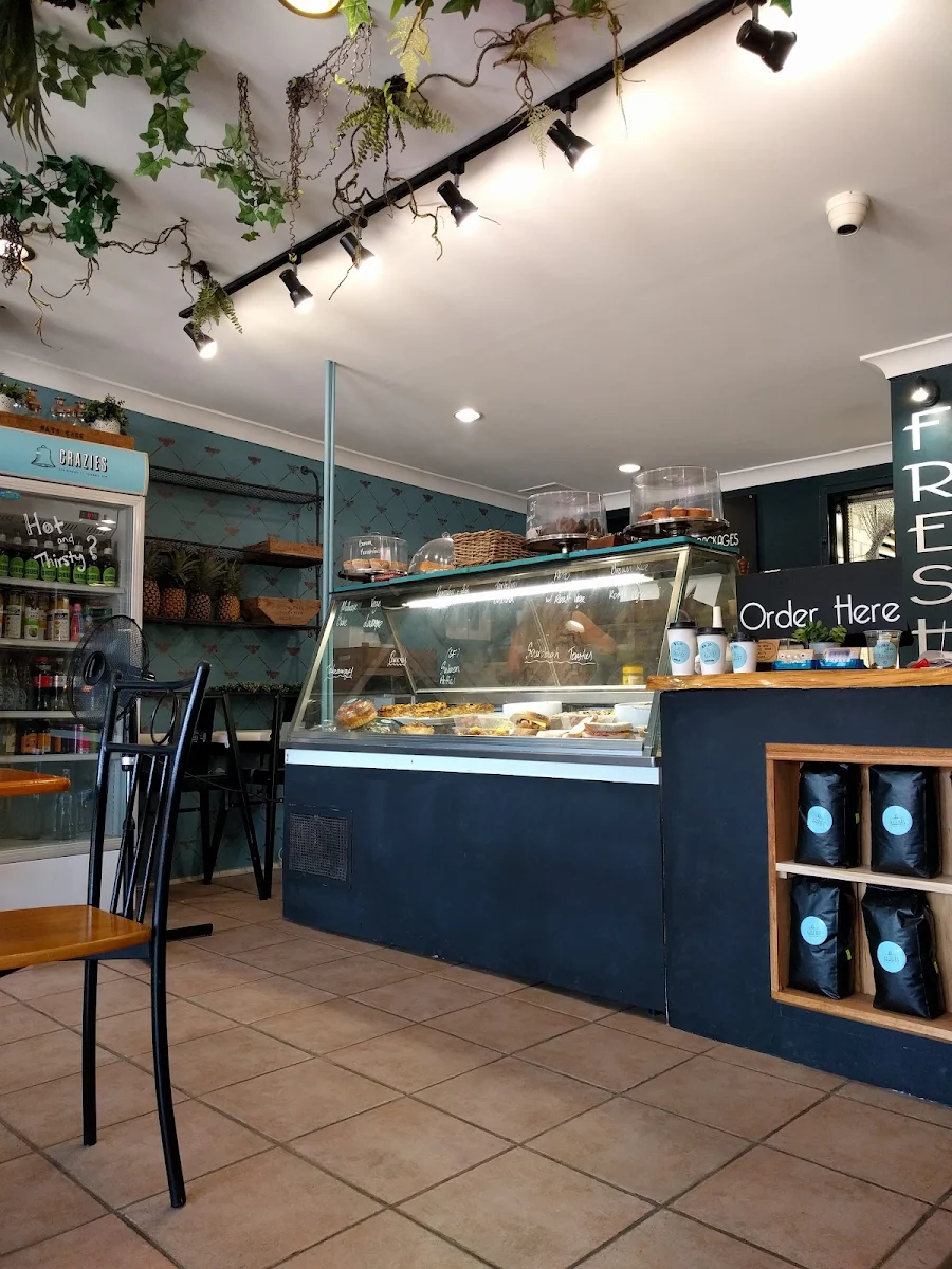 Vibe, CRAZIES cafe