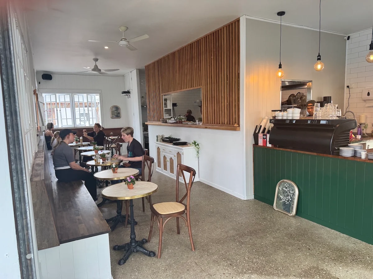 Vibe, Choubidou Café