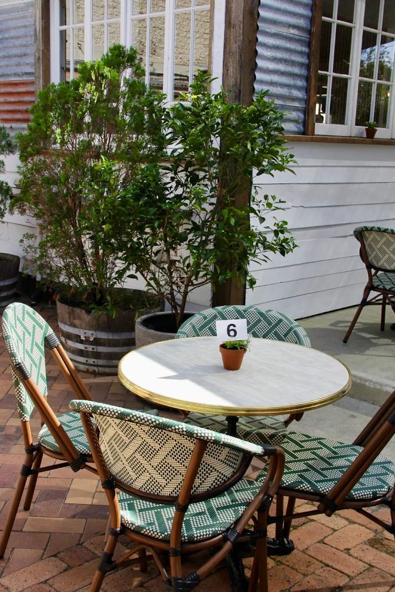 Vibe, Choubidou Café