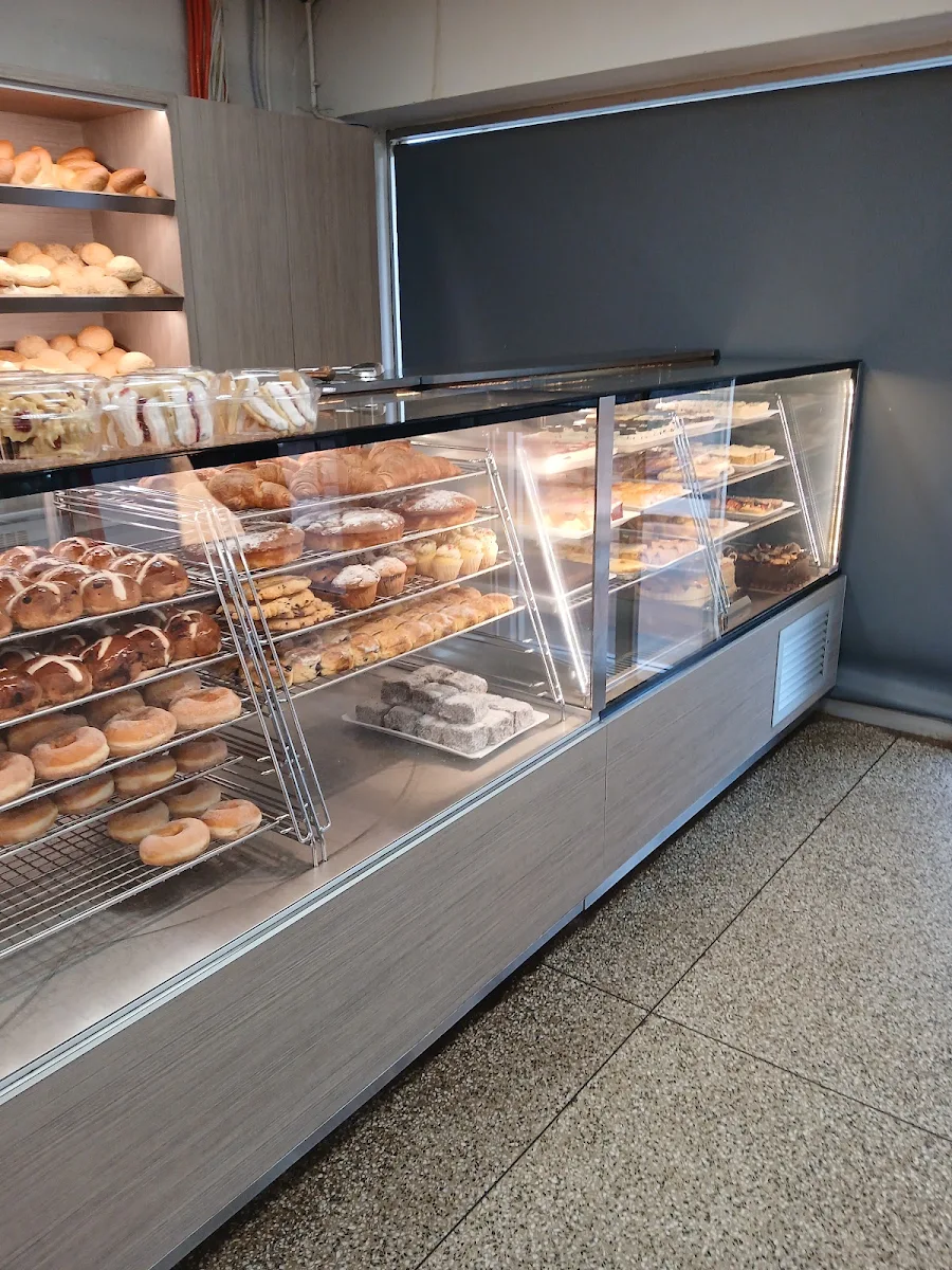 Vibe, Vaccari's East Griffith Bakery