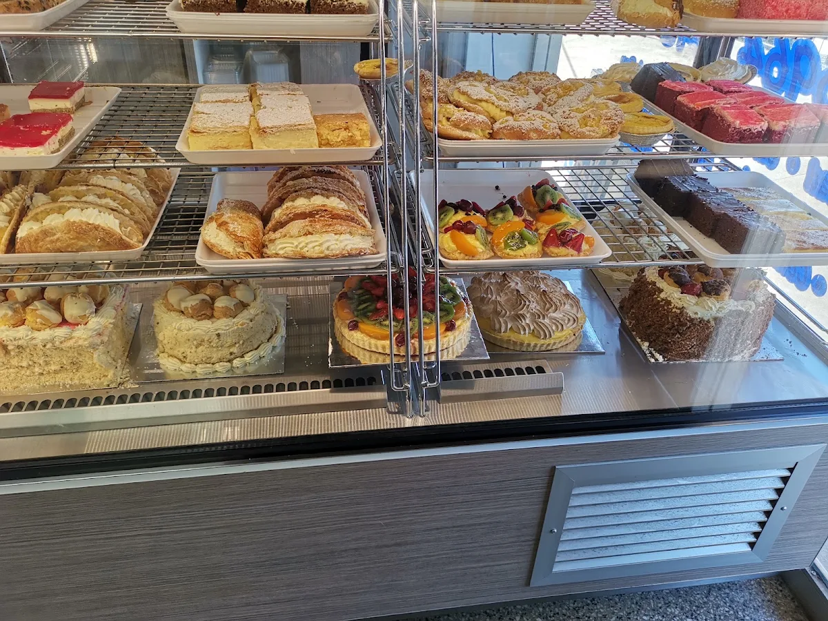 Vibe, Vaccari's East Griffith Bakery