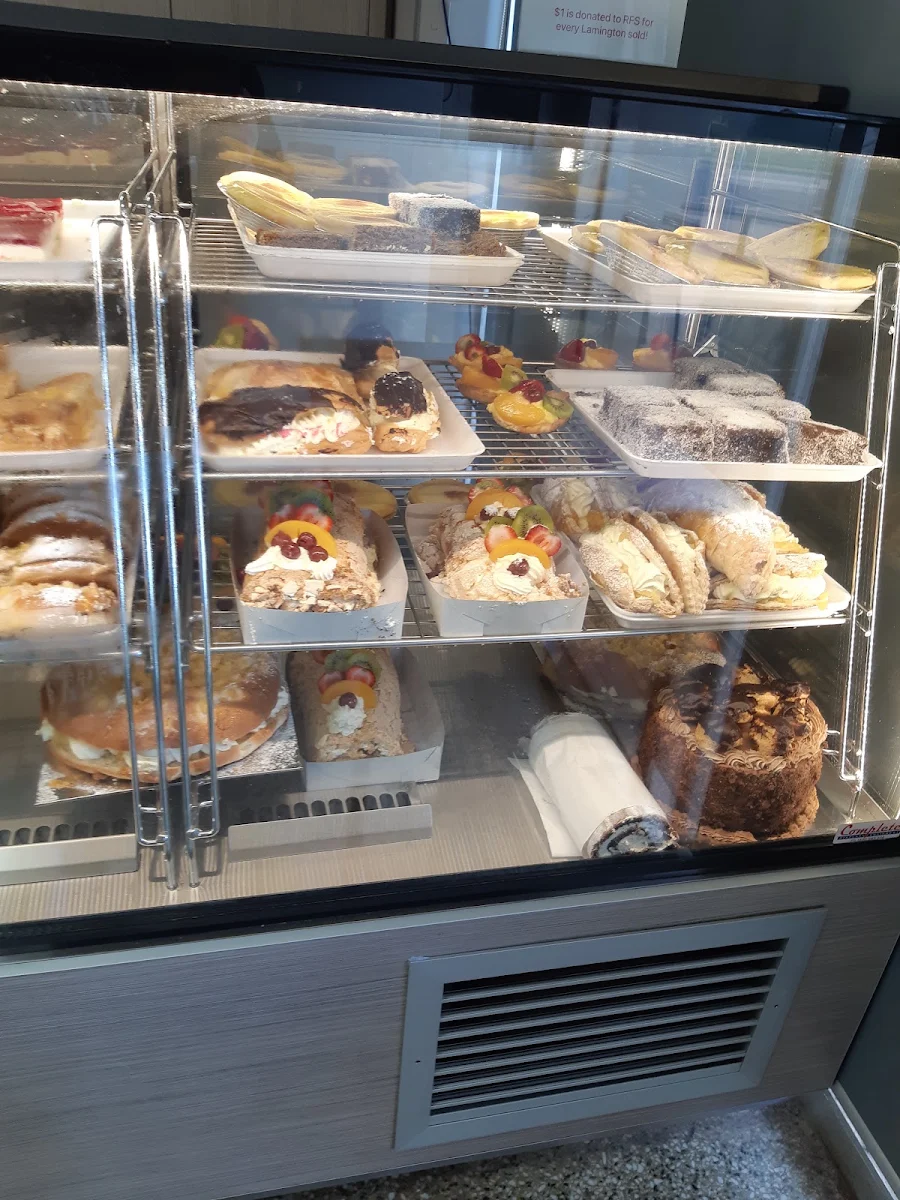 Vibe, Vaccari's East Griffith Bakery