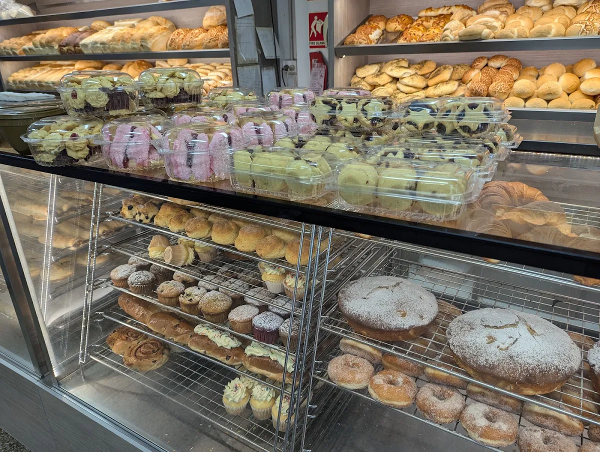 Vibe, Vaccari's East Griffith Bakery