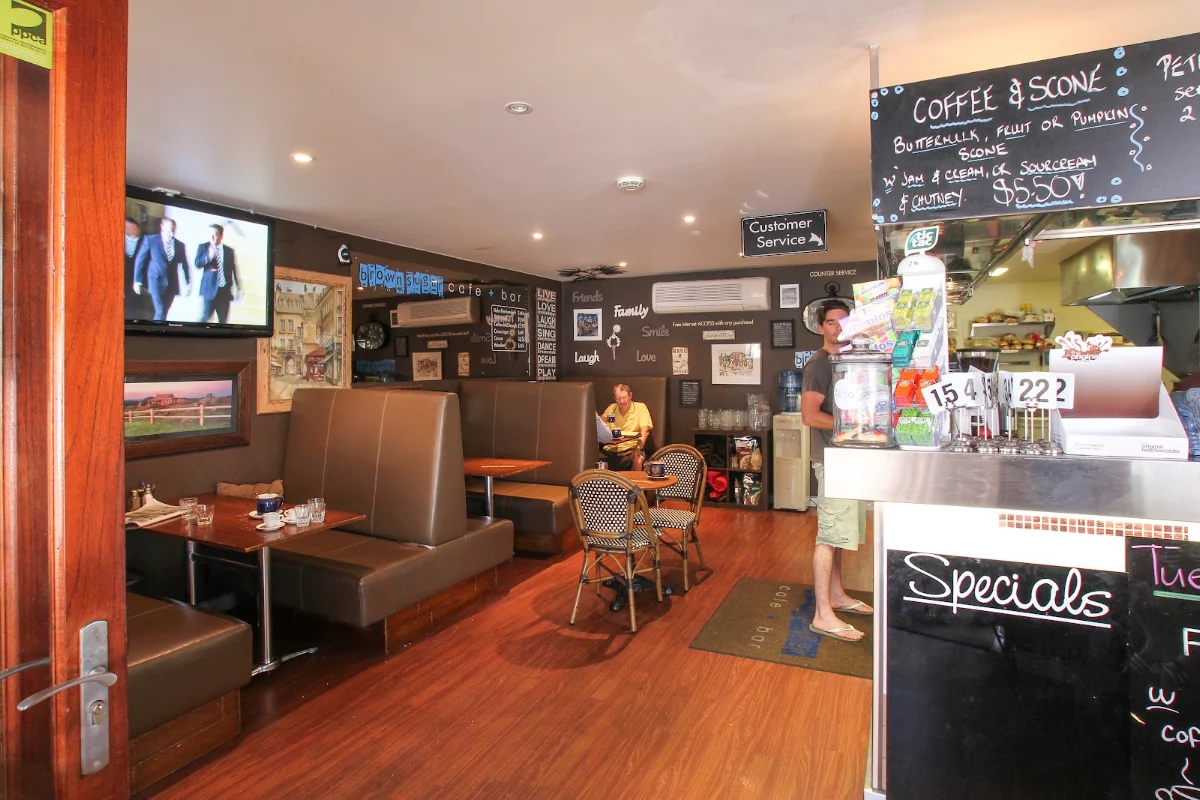 Vibe, Brown Sugar Cafe & Bar