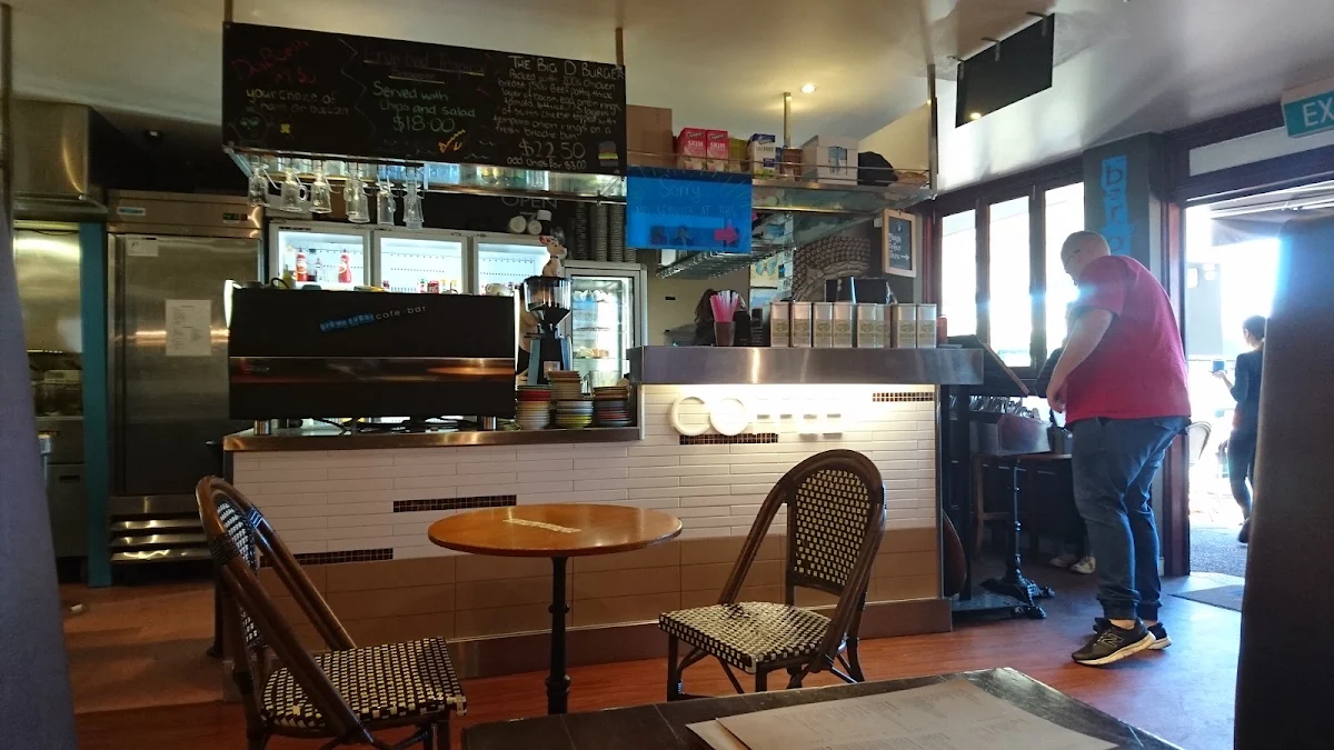 Vibe, Brown Sugar Cafe & Bar