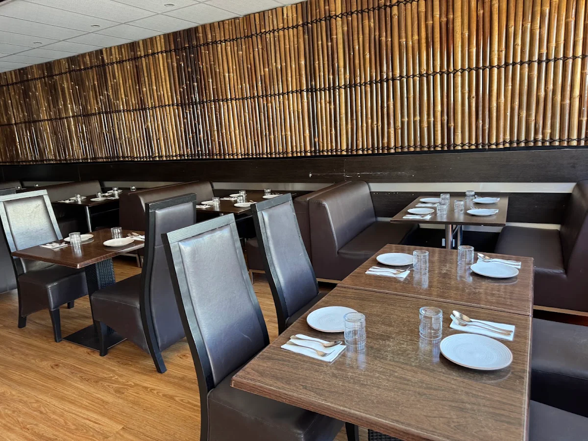 Vibe, Bajeko Sekuwa (The Himalayan Grill and Bar)