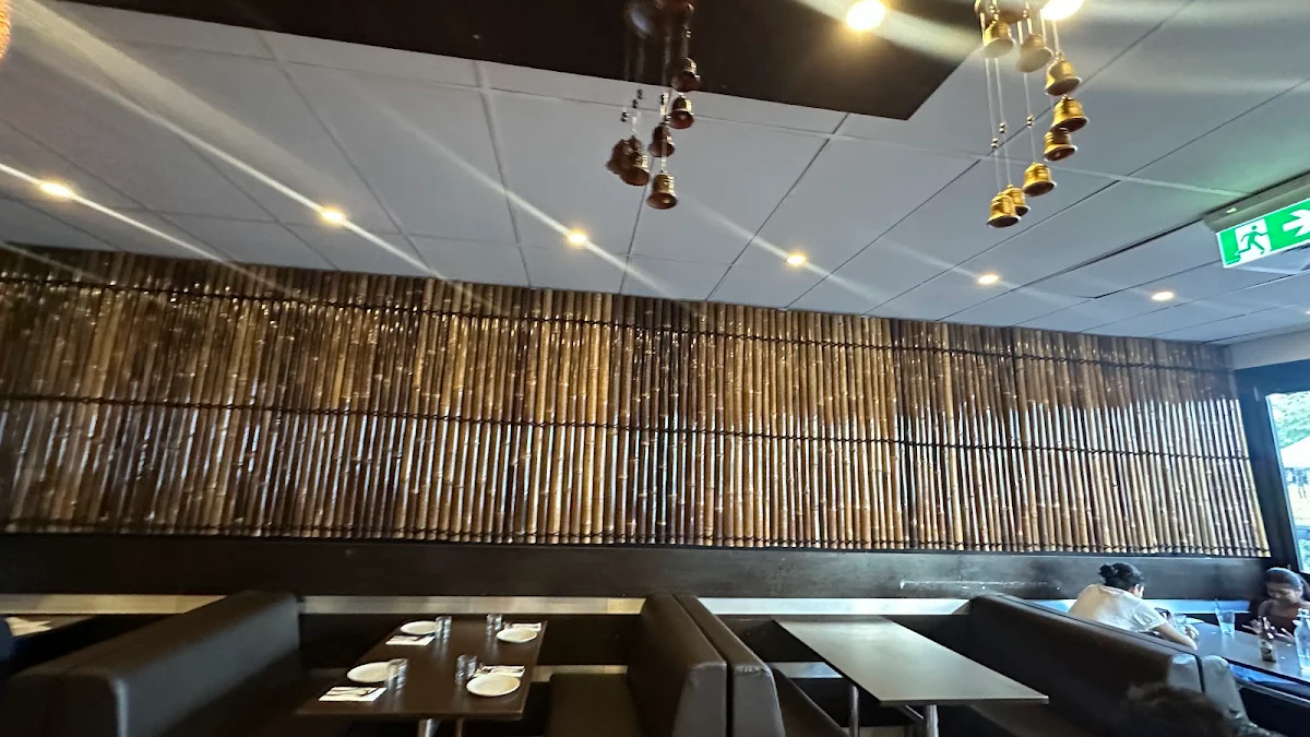 Vibe, Bajeko Sekuwa (The Himalayan Grill and Bar)