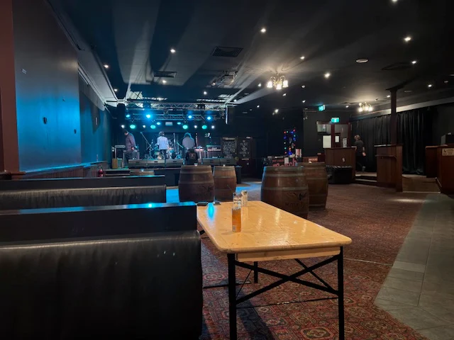 Vibe, Lynott's Lounge