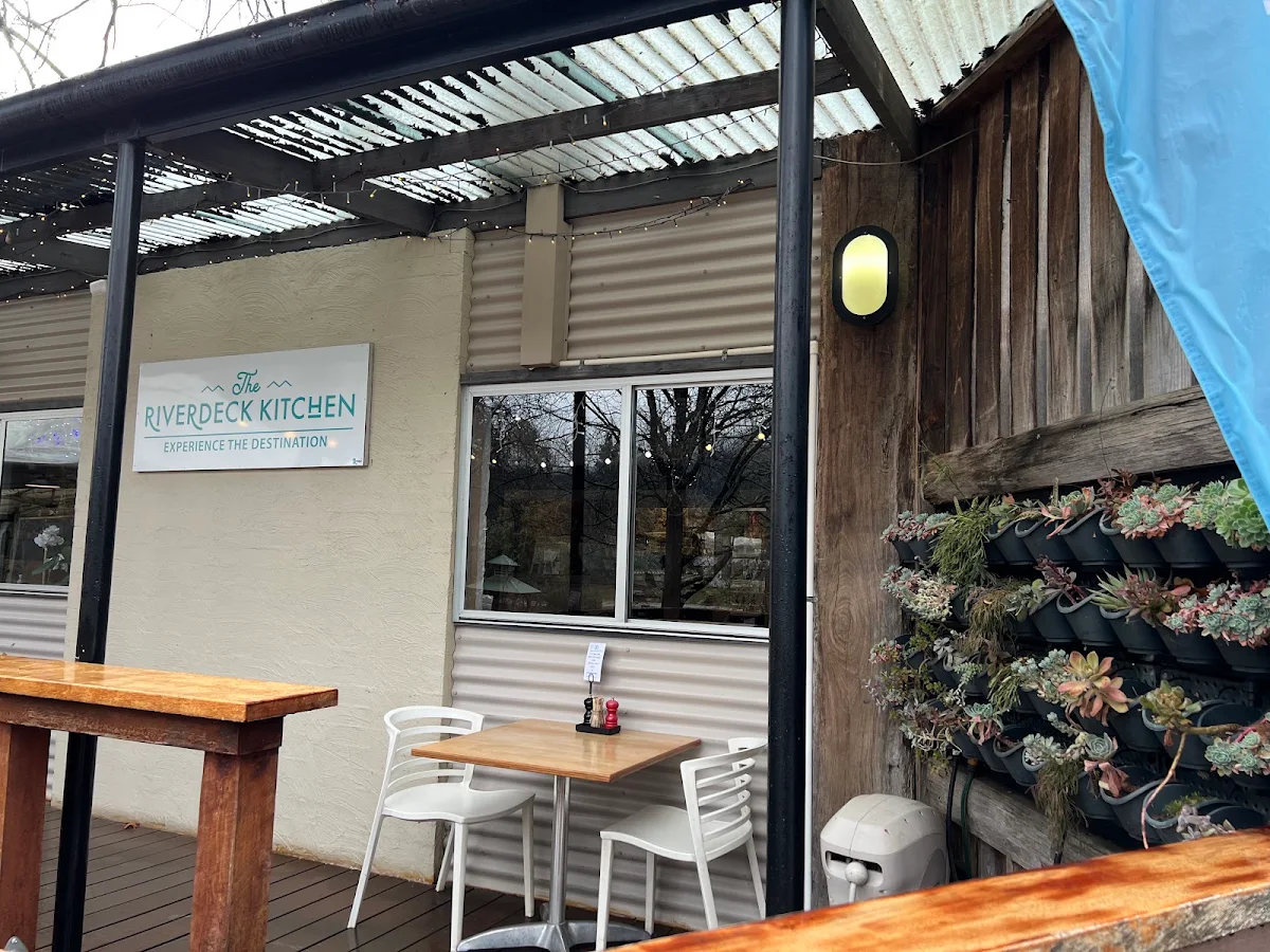 Vibe, The Riverdeck Kitchen