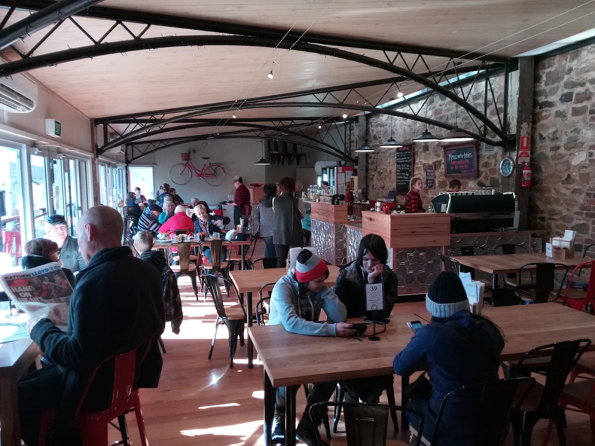 Vibe, The Riverdeck Kitchen